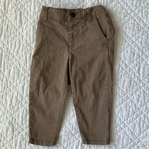 Old Navy Loose Tapered Chino Toddler Pant Size 12-18m in A tan/Brown Color